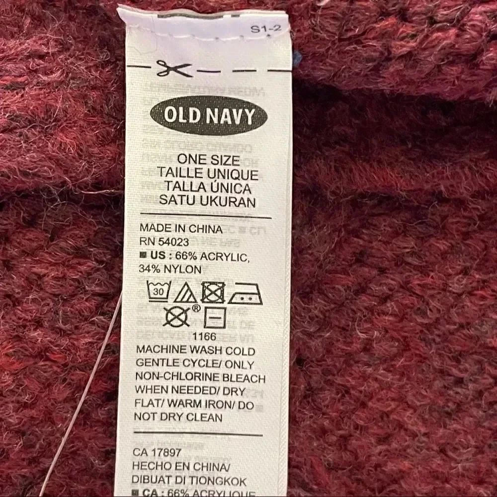 Old Navy Knitted Cable Lover Infinity Scarf - Picture 2 of 6